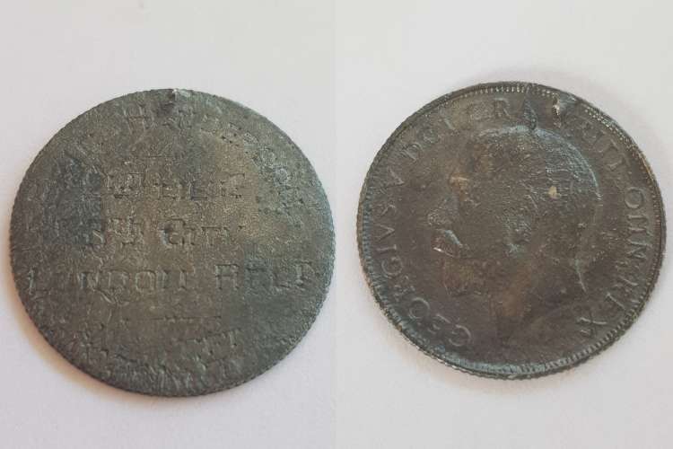The discovered silver coin with the engraving ‘2nd Lt. Eric Henderson, London Regiment